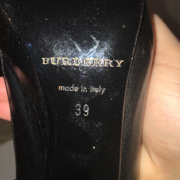 Like New Burberry Bootie Boots Size 39 - Picture 4 of 5